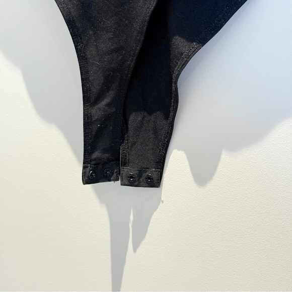 2/$15‼️ Zara Floral Print T-Shirt Bodysuit, White & Black, Size M, Crew Neckline - Picture 7 of 14